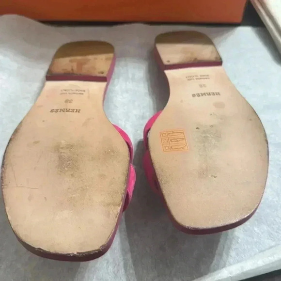 HERMES ROSE FUCHSIA SUEDE GOATSKIN ORAN  SANDAL’s
Sz38 - Picture 10 of 10